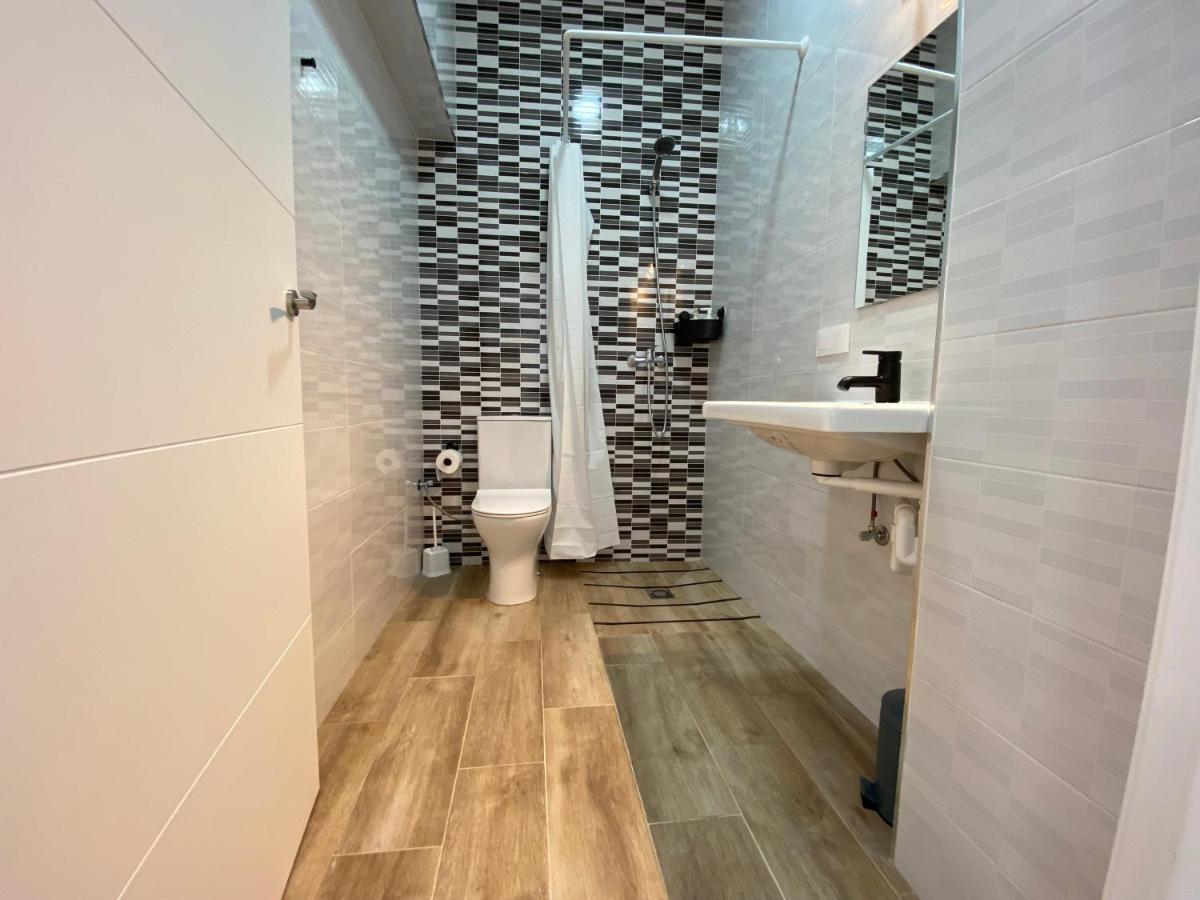 Apartamento Cruz Roja C Sevilla Exteriör bild