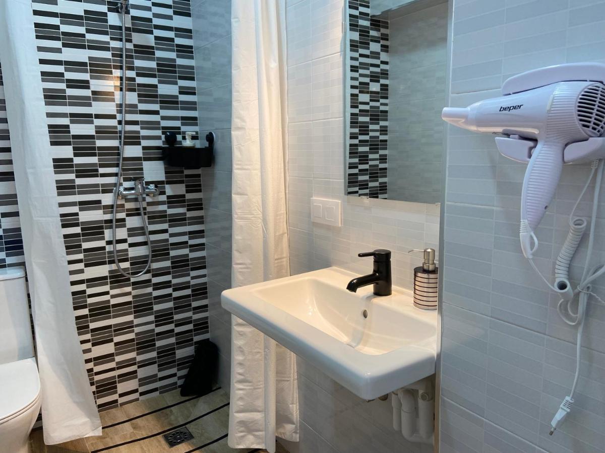 Apartamento Cruz Roja C Sevilla Exteriör bild