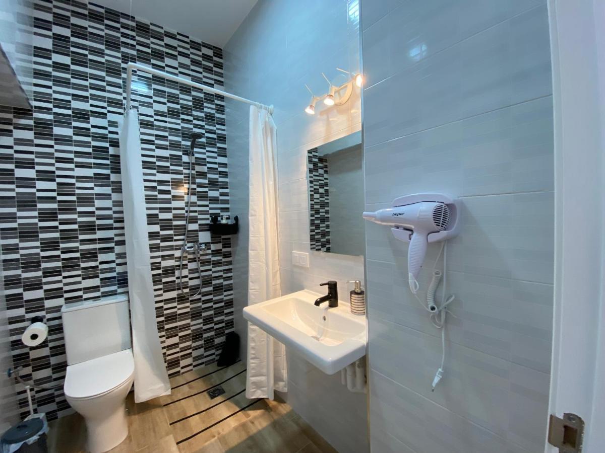 Apartamento Cruz Roja C Sevilla Exteriör bild